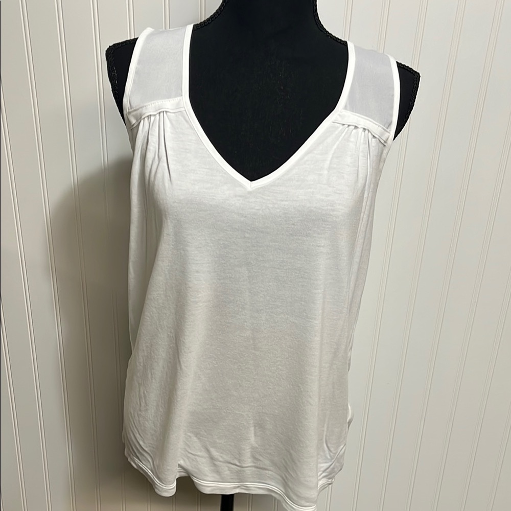 Banana Republic Mixed Media White Sleeveless V-Neck Top Small